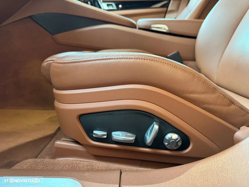 Porsche Panamera Sport Turismo 4 E-Hybrid - 10