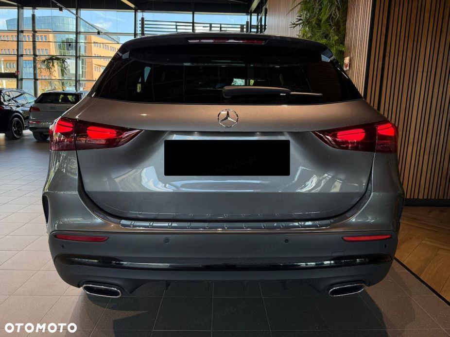 Mercedes-Benz GLA 200 AMG Line - 8