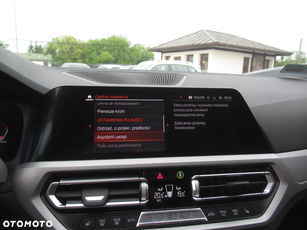 BMW Seria 3 330i xDrive - 24