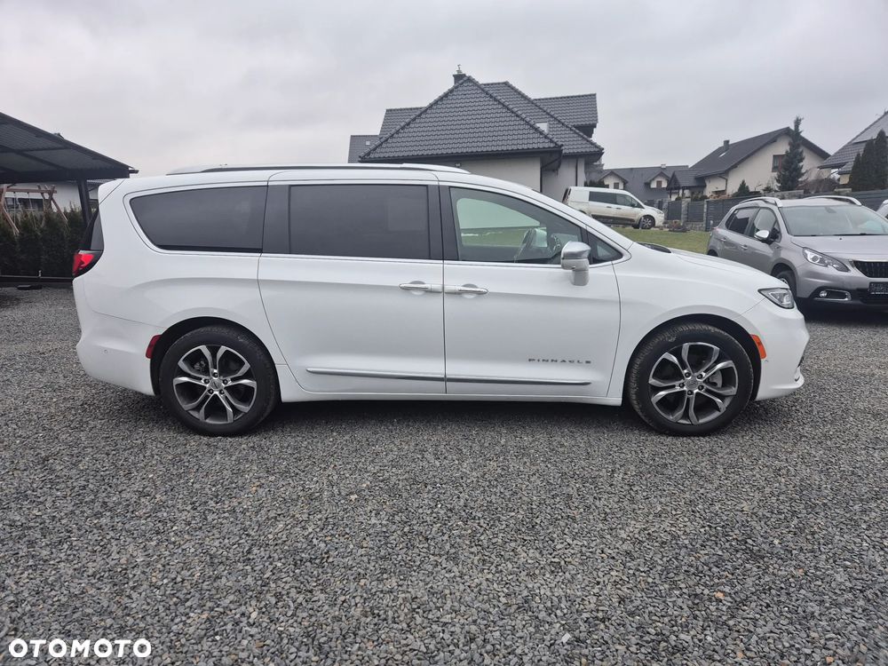 Chrysler Pacifica - 4