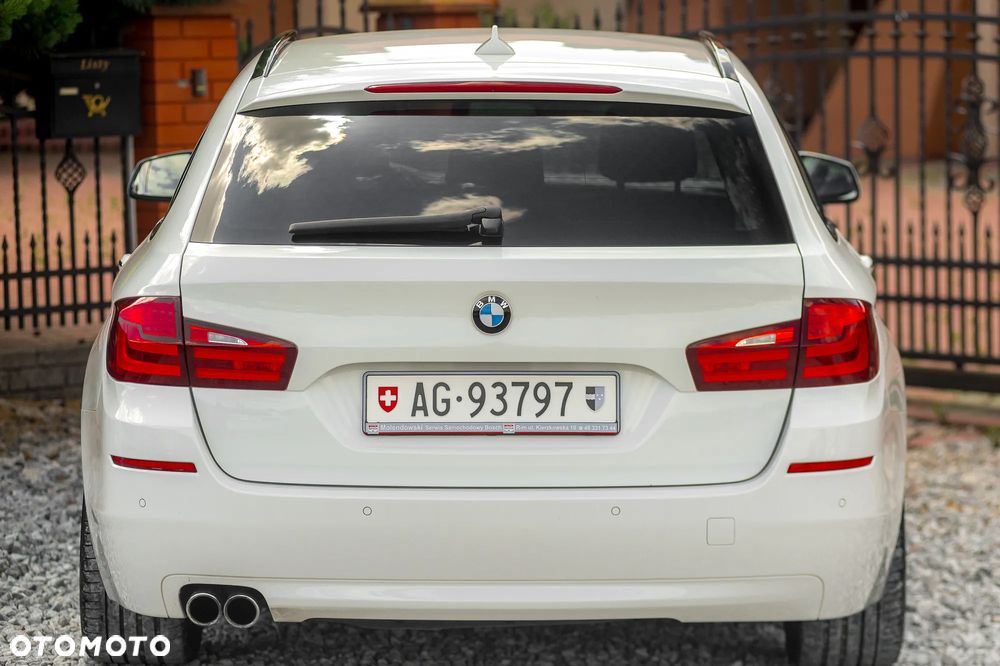 BMW Seria 5 525d xDrive Touring Luxury Line - 11