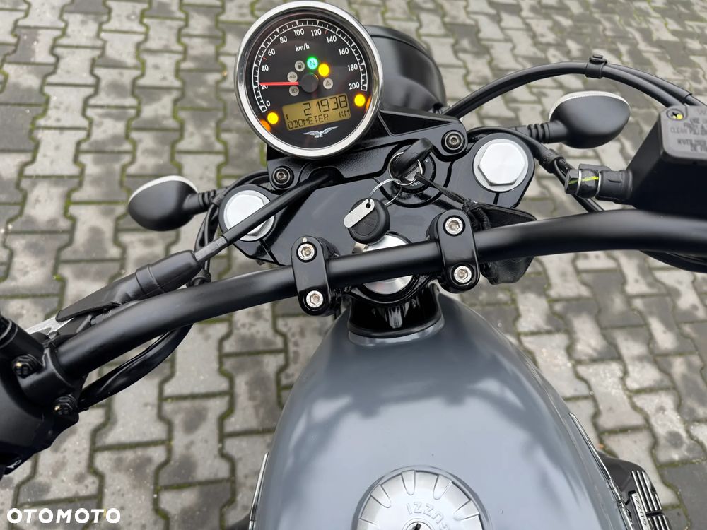 Moto Guzzi V7 - 31