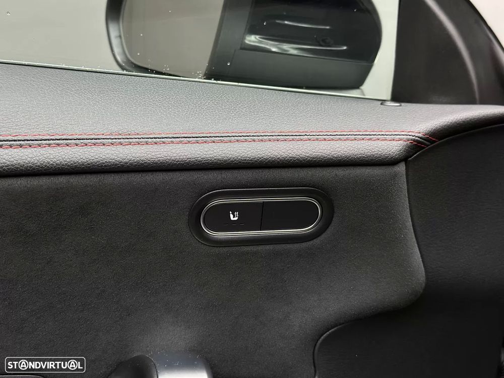 Mercedes-Benz CLA 250 e Shooting Brake AMG Line - 17