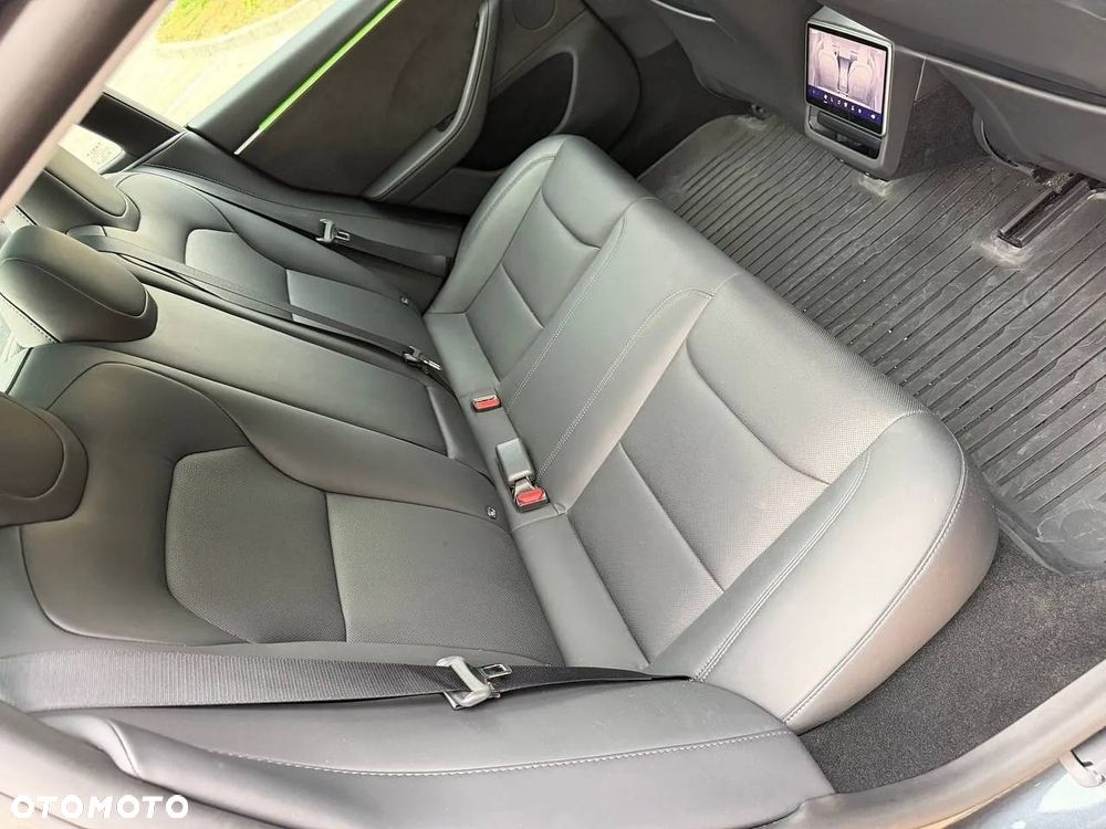 Tesla Model 3 - 12