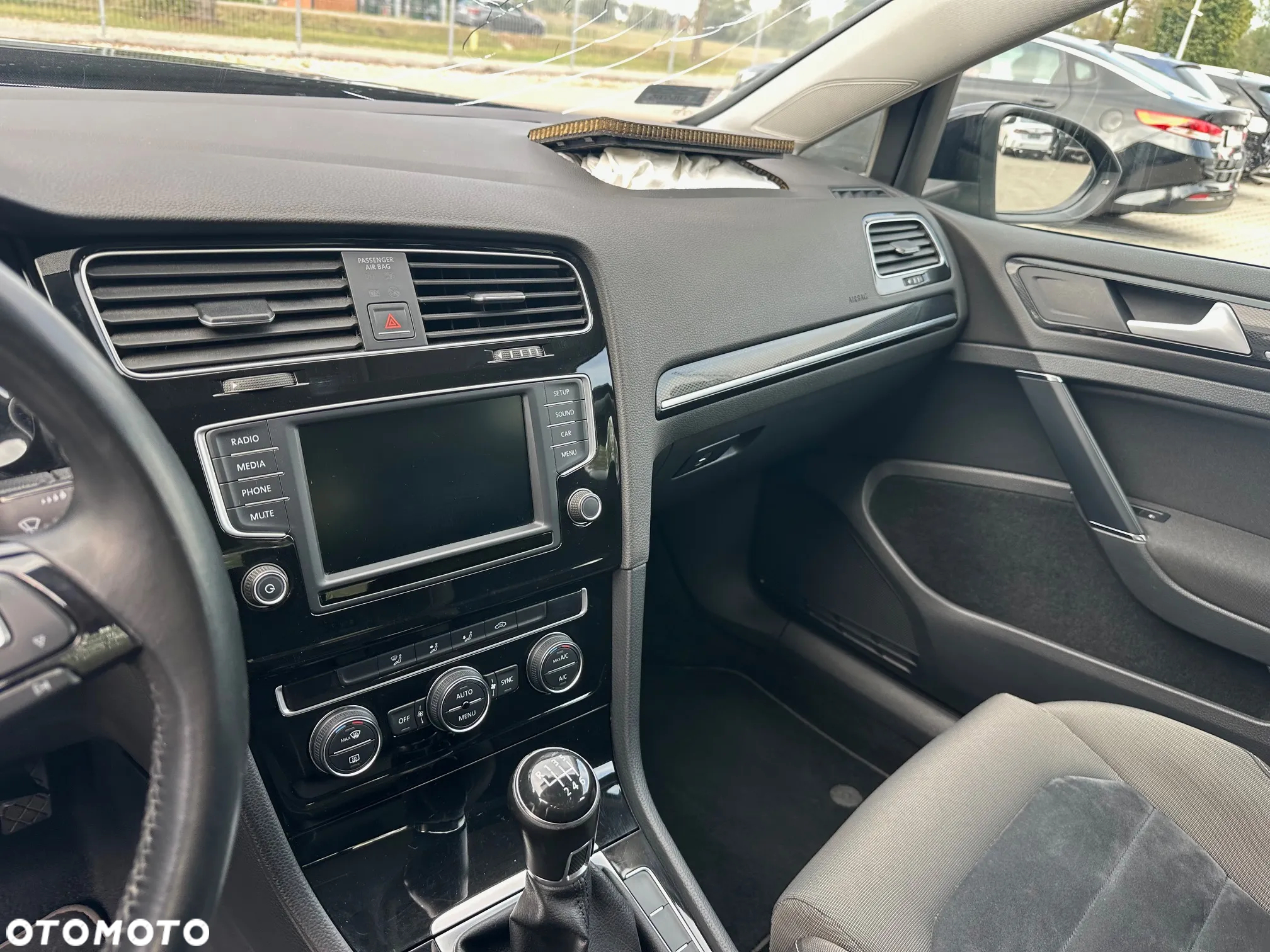 Volkswagen Golf - 16