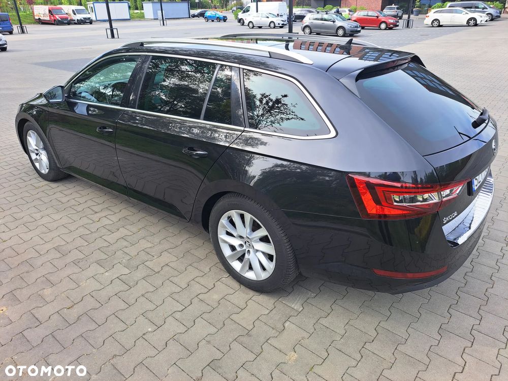 Skoda Superb 2.0 TDI DSG Premium Edition - 4