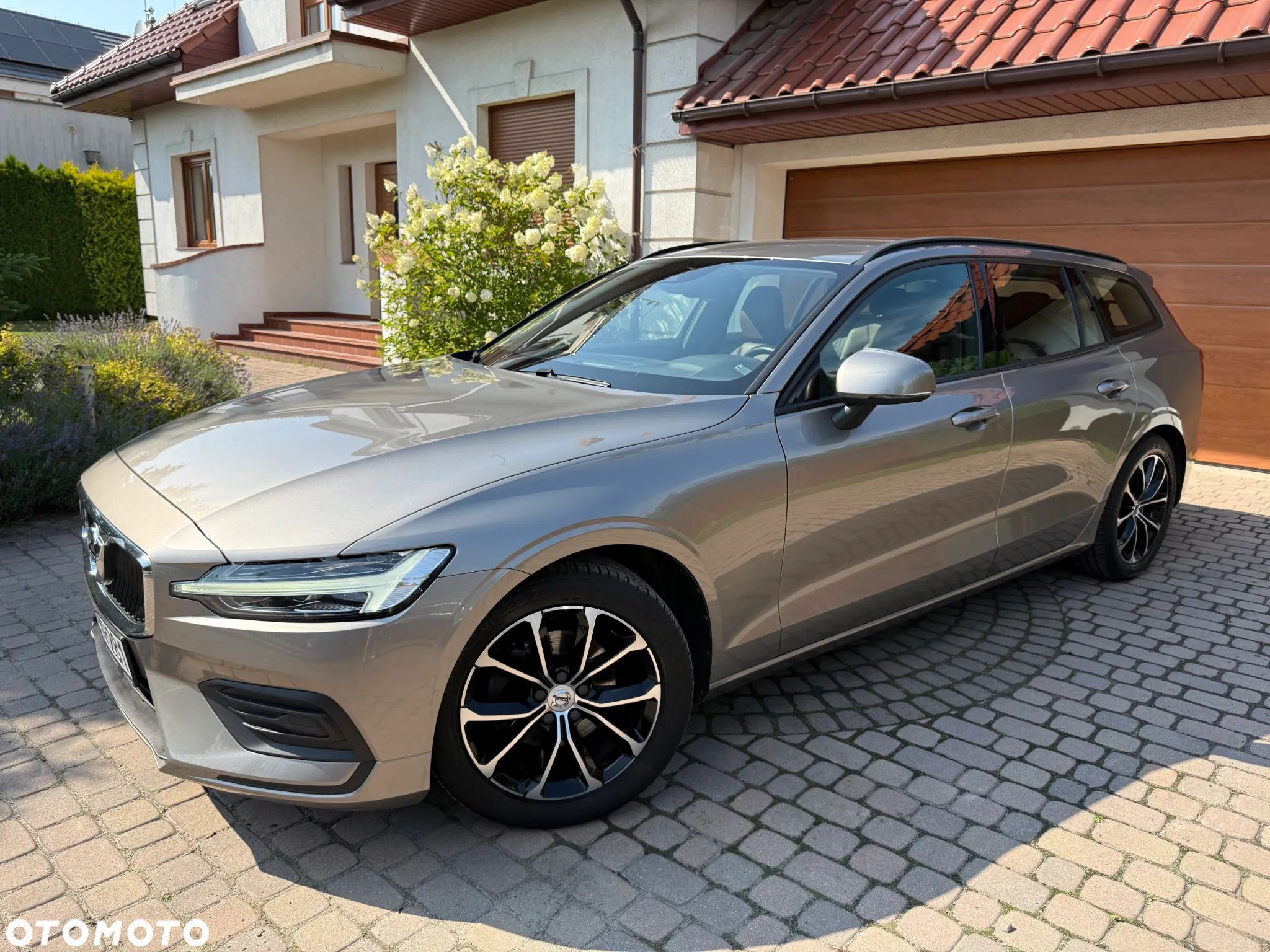 Volvo V60 D3 Momentum - 1