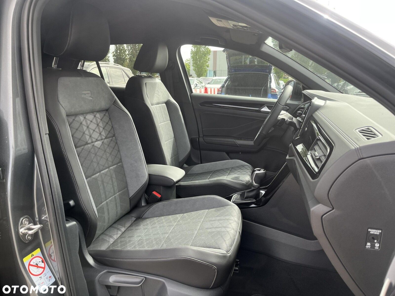 Volkswagen T-Roc - 38