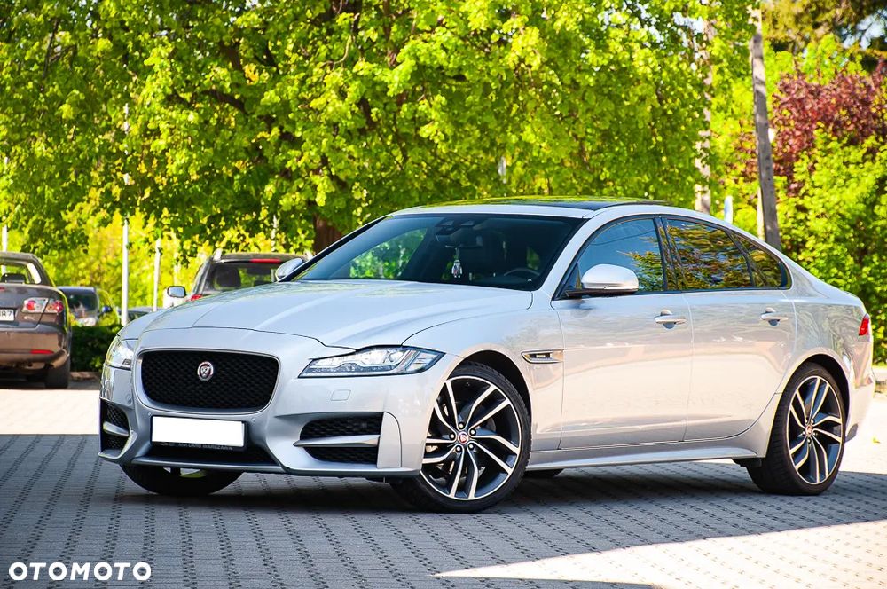 Jaguar XF 2.0 T R-Sport - 3