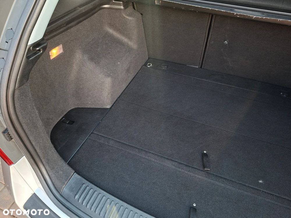 Kia Ceed - 32