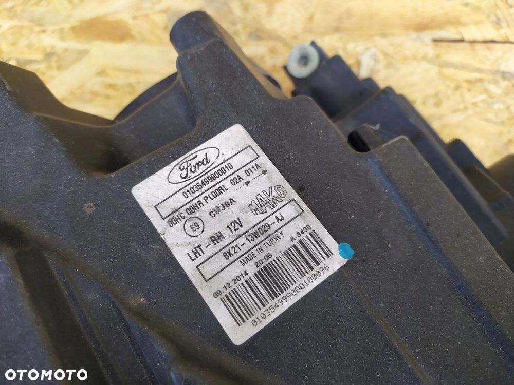 PRAWA PRZEDNIA LAMPA REFLEKTOR TRANSIT TOURNEO - 4