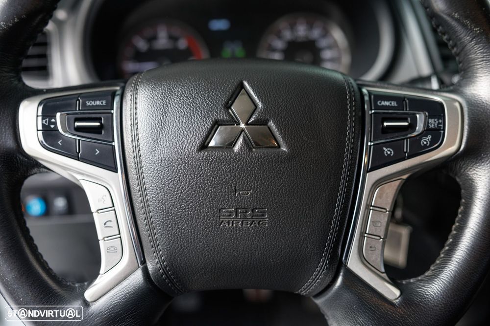 Mitsubishi L200 2.3 DI-D CD Invite 4WD - 12