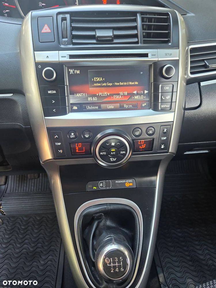 Toyota Verso 1.6 D-4D Prestige - 12