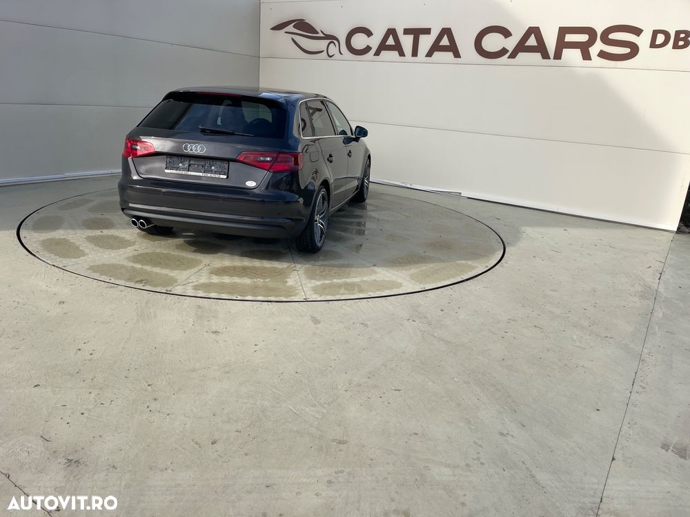 Audi A3 2.0 TDI Sportback (clean diesel) quattro S tronic Ambiente - 15