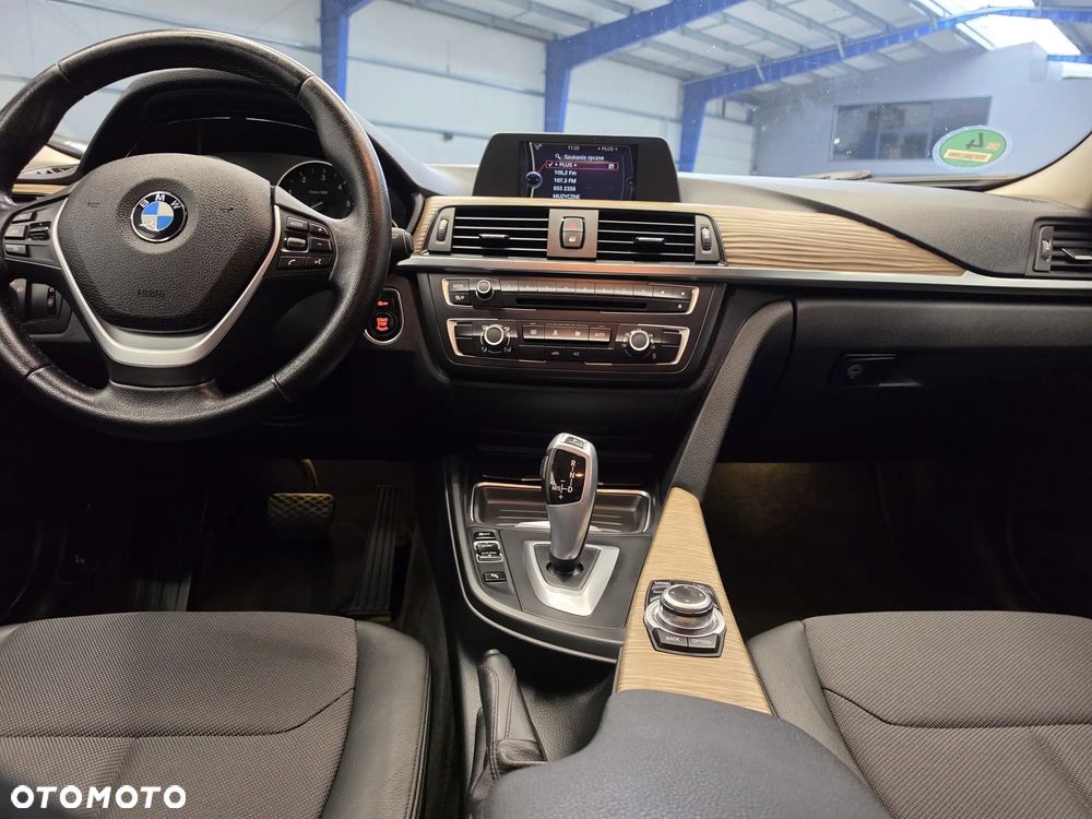 BMW Seria 3 318d Blue Performance Modern Line - 29