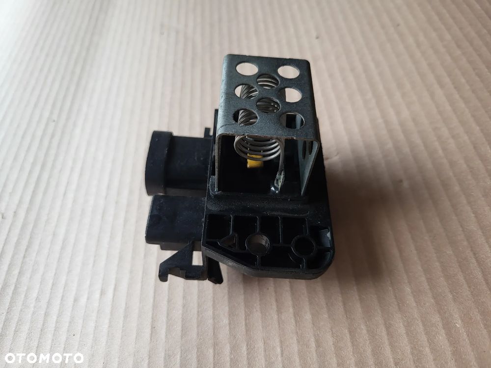 Rezystor opornica wentylatora Peugeot Citroen - 3