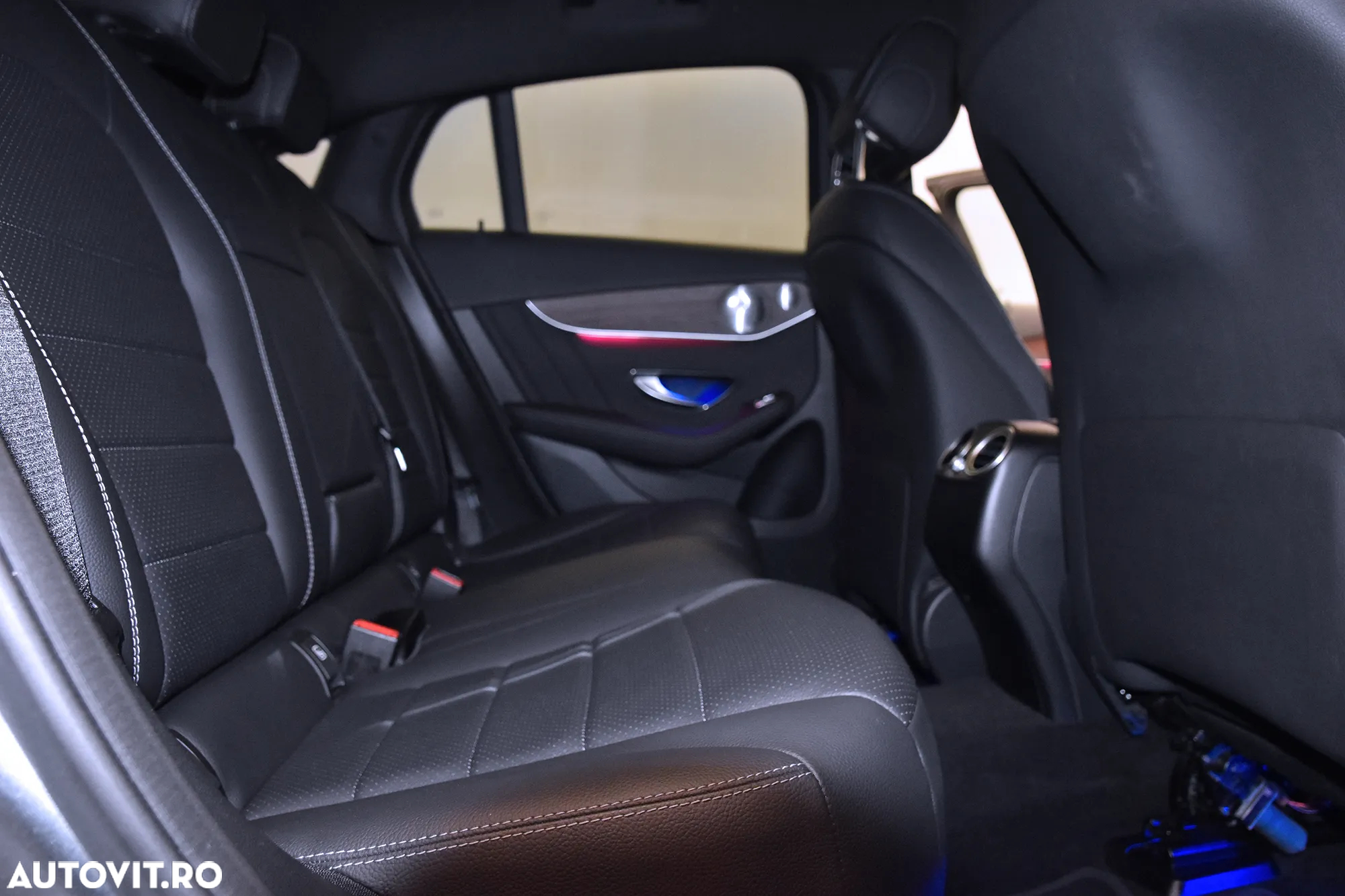 Mercedes-Benz GLC Coupe 220 d 4Matic 9G-TRONIC AMG Line - 12