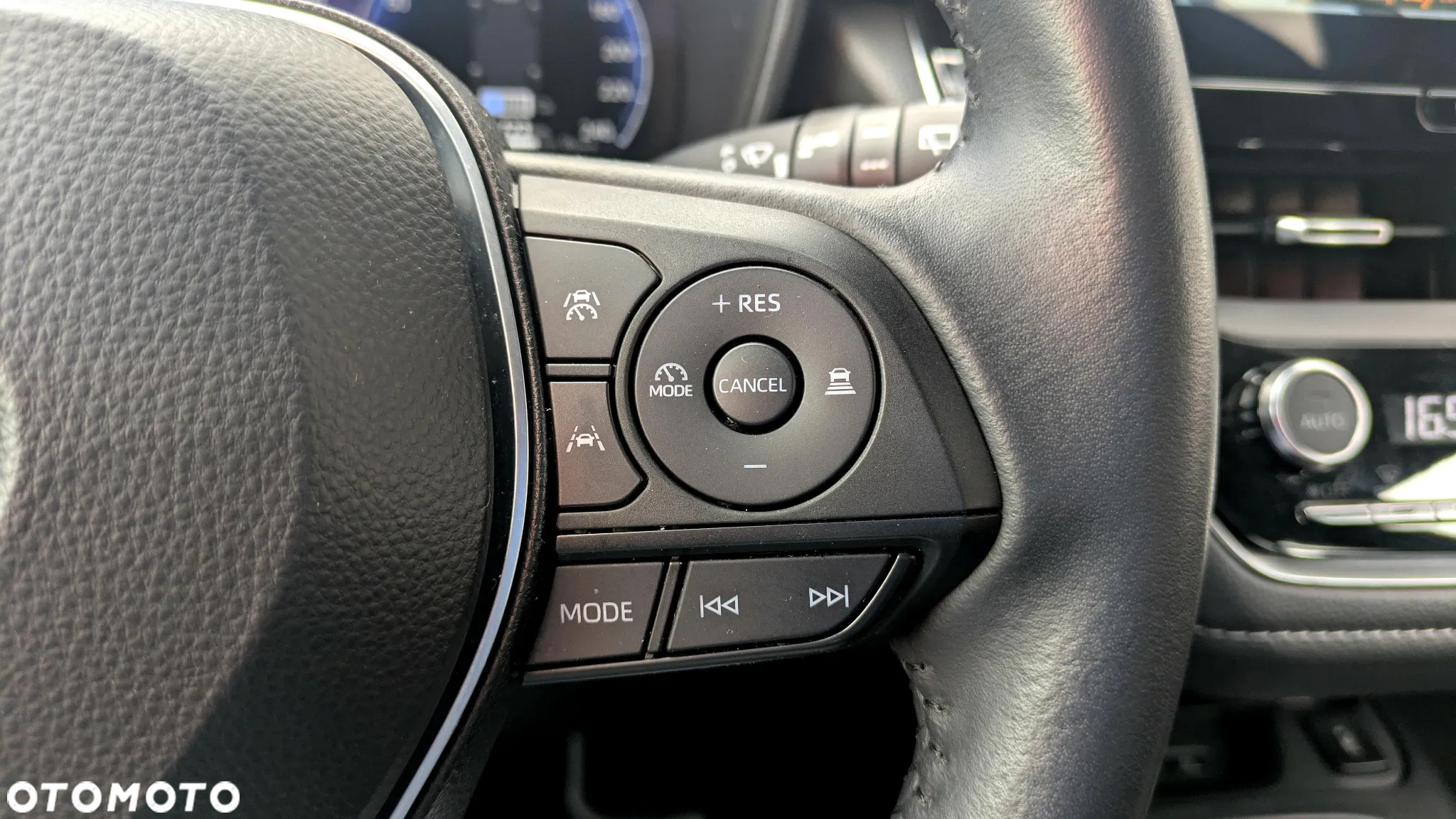 Toyota Corolla 1.8 Hybrid Comfort - 18