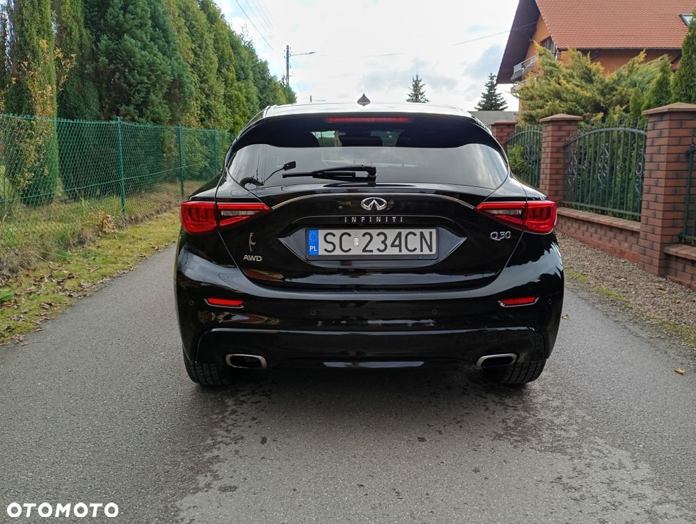 Infiniti Q30 - 5