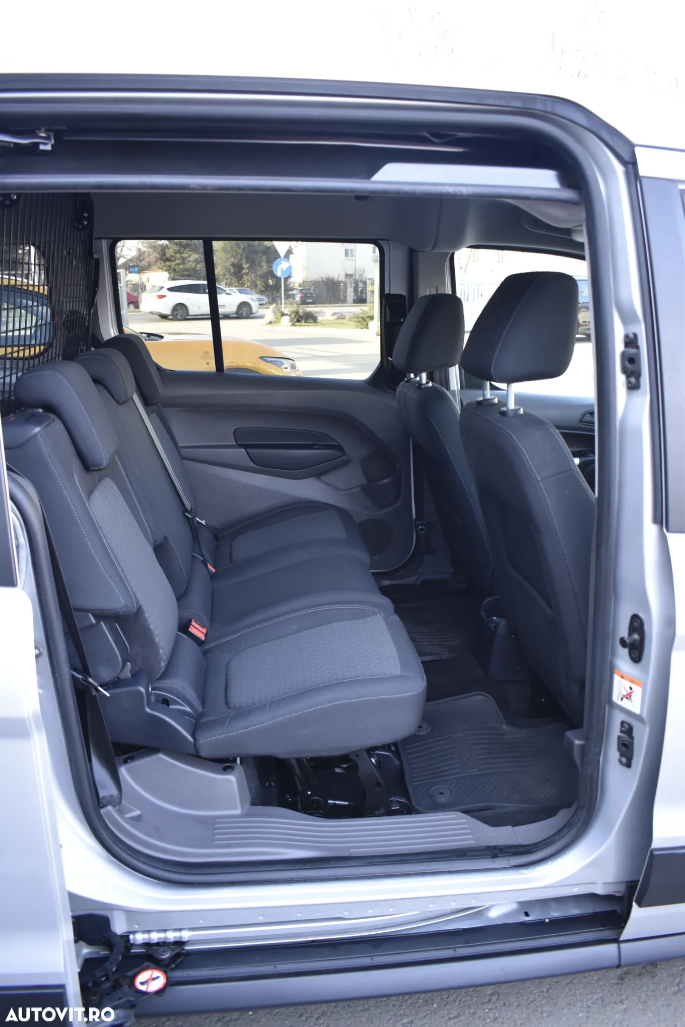 Ford Transit Connect - 18