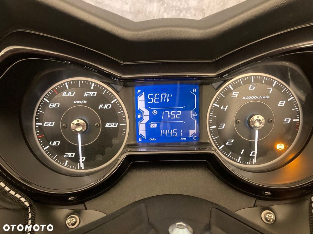 Yamaha X-max - 5