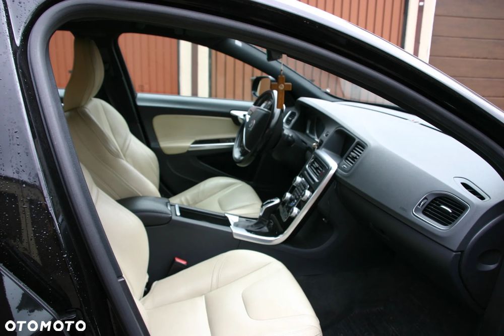 Volvo S60 D4 Drive-E Momentum - 14