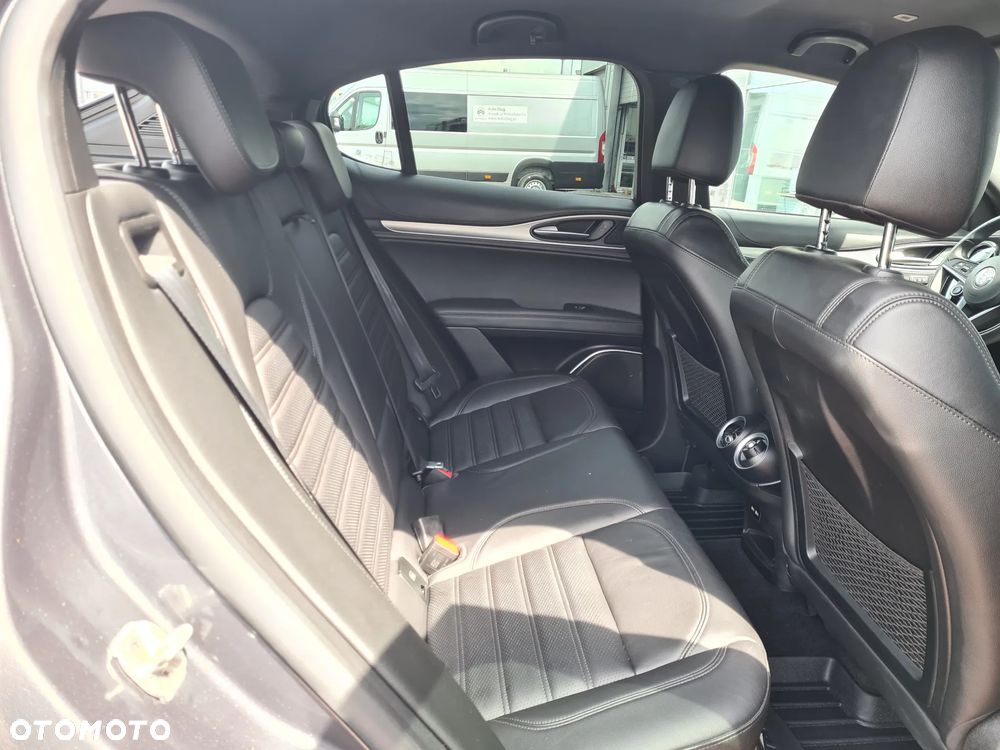 Alfa Romeo Stelvio 2.0 Turbo B-Tech Edition Q4 - 30