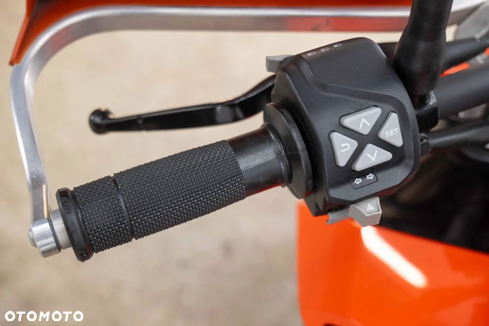 KTM Duke 125 - 26