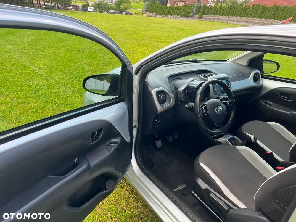 Toyota Aygo x-clusiv - 5
