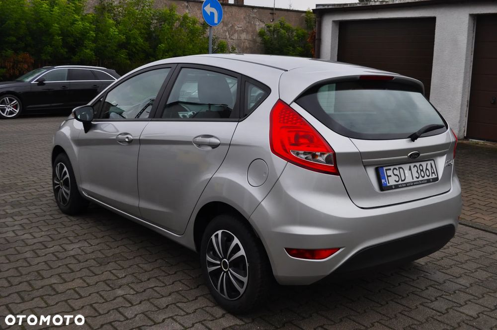 Ford Fiesta 1.25 Ambiente EU5 - 6