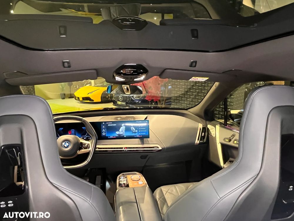 BMW iX - 28
