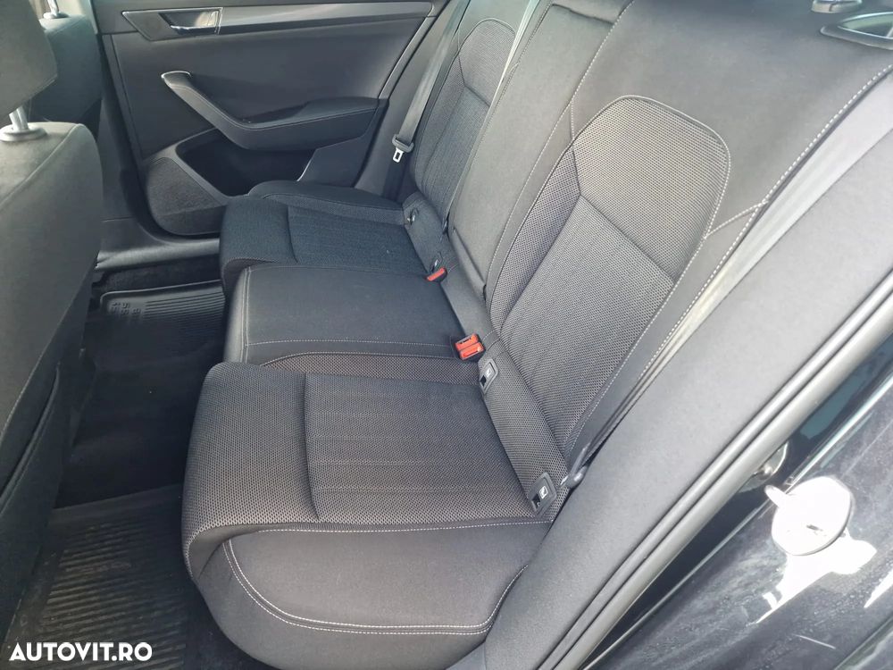 Skoda Superb 2.0 TDI DSG Premium Edition - 39