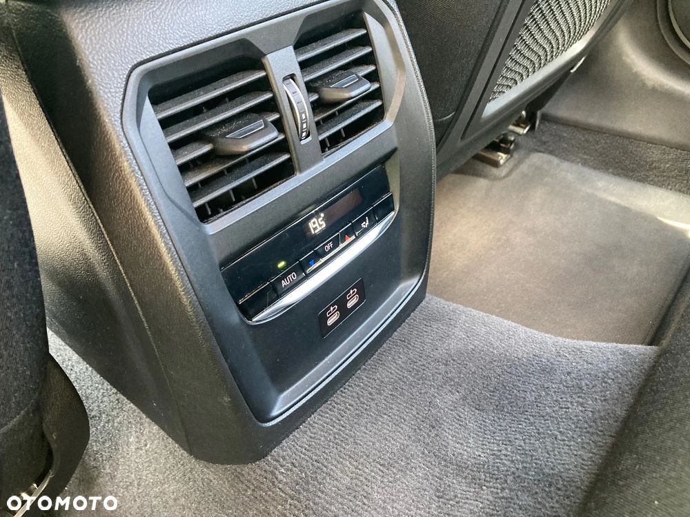 BMW Seria 3 318i Advantage - 14