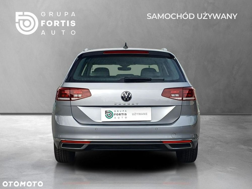 Volkswagen Passat - 4