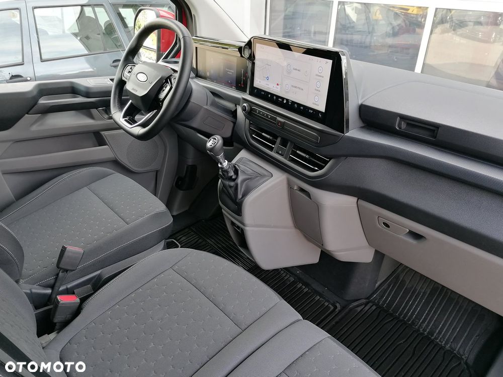 Ford CUSTOM VAN LIMITED - 24