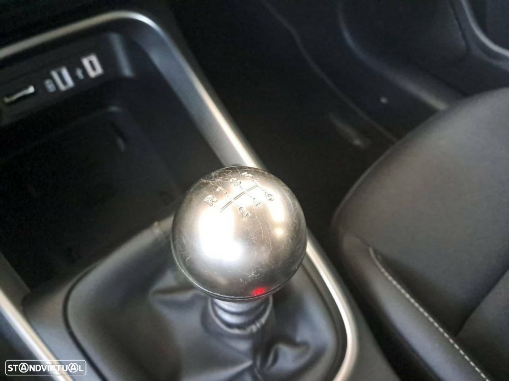 Jeep Avenger 1.2 GSE T3 Altitude - 18