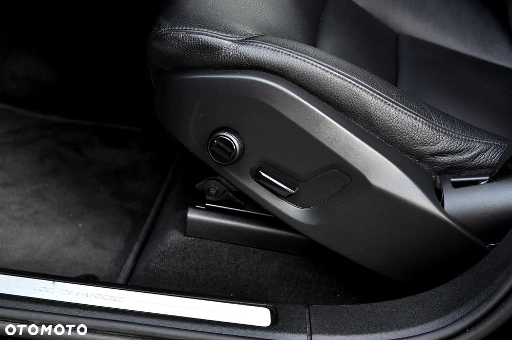 Volvo XC 60 T6 AWD Recharge Geartronic Inscription - 21