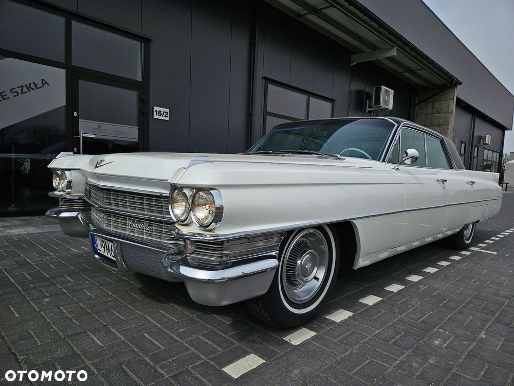 Cadillac Deville - 18