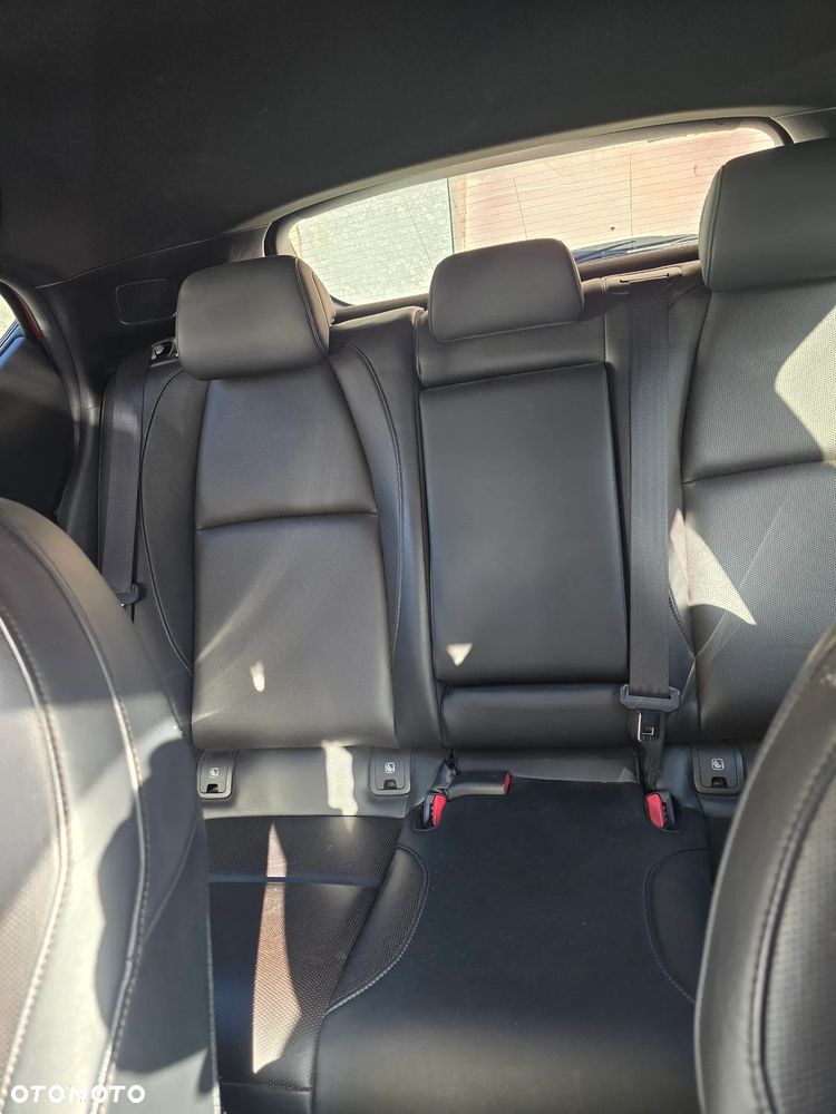 Mazda 3 2.0 mHEV Hikari - 15