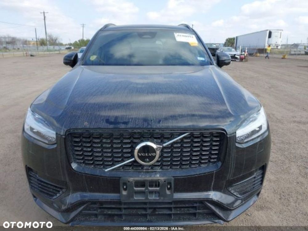 Volvo XC 90 - 8
