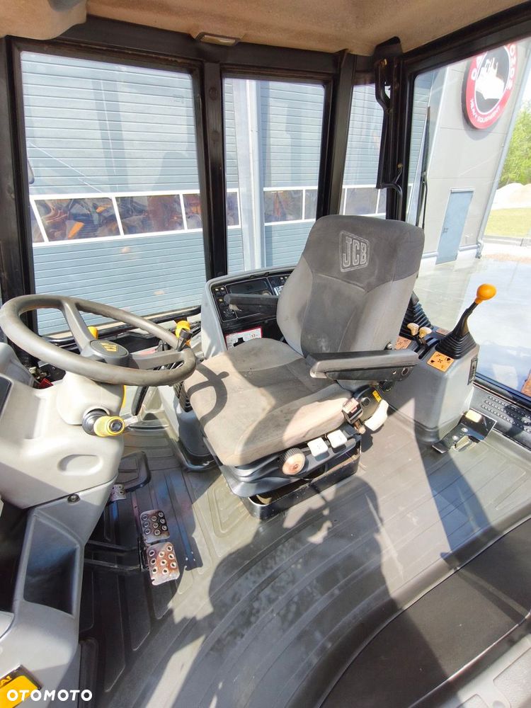 JCB 3CX - 8