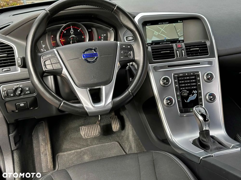 Volvo XC 60 D4 Momentum - 22