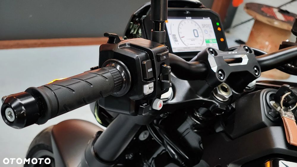 Honda CB - 32