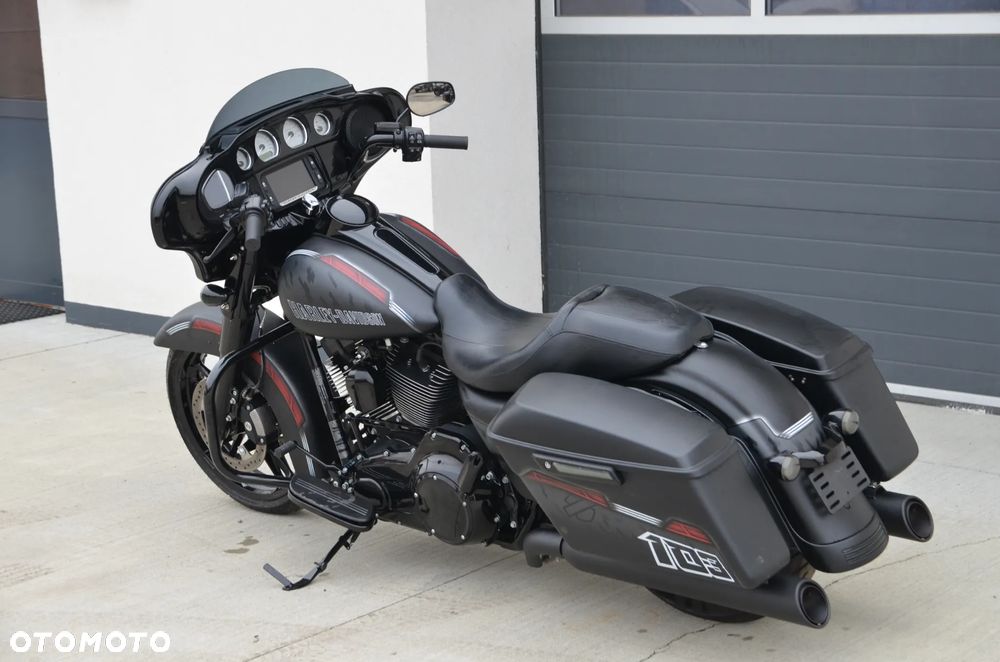 Harley-Davidson Touring Street Glide - 10