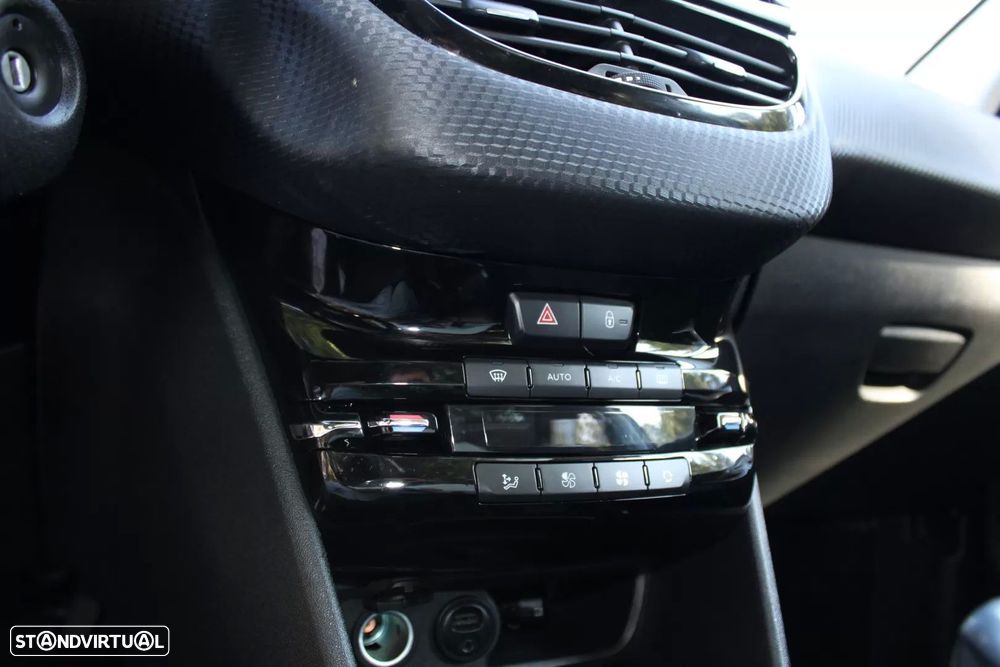 Peugeot 2008 1.6 BlueHDi Allure - 28