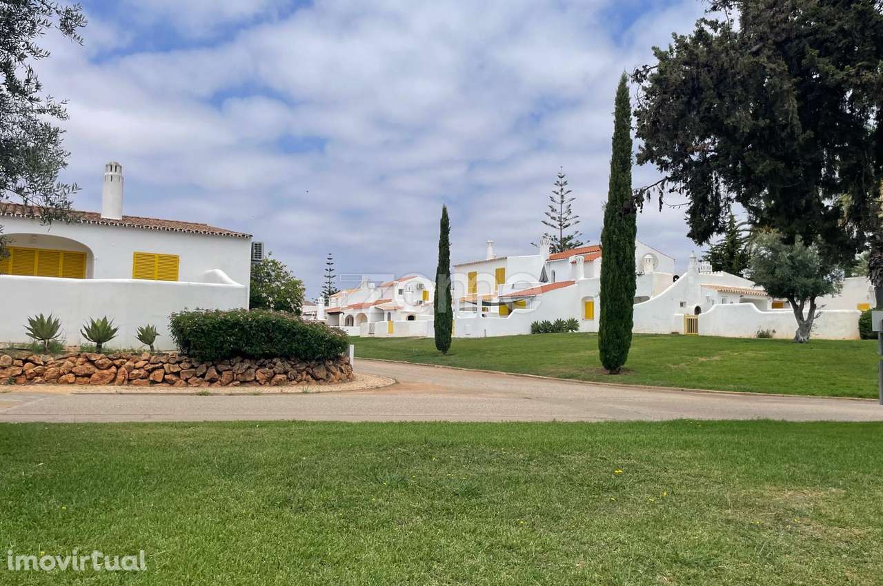 Moradia T2 de 3 frentes em Vilamoura - Grande imagem: 2/24
