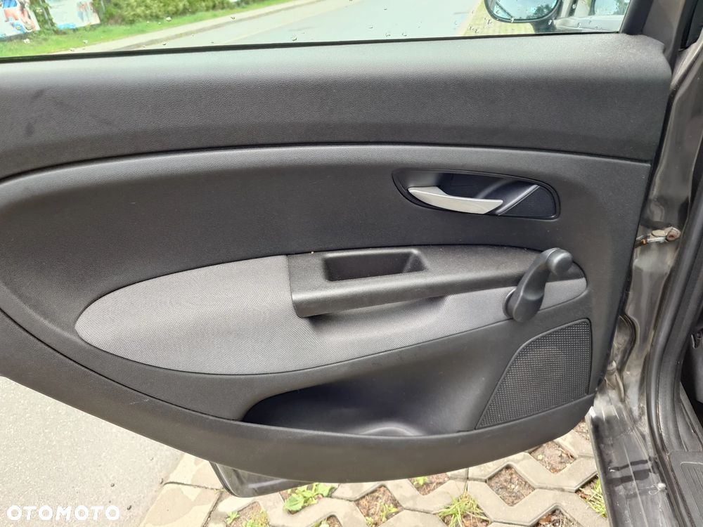 Fiat Linea 1.4 Dynamic Euro5 - 14