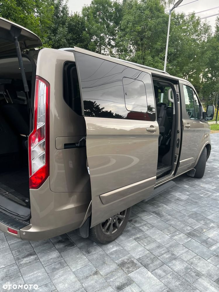 Ford Tourneo Custom - 14