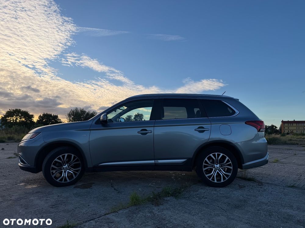 Mitsubishi Outlander - 6