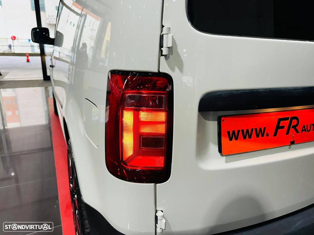 VW Caddy 2.0 TDI (5L) DSG - 23
